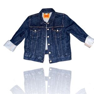 Levi’s Dark Wash Denim Trucker Jacket: Women’s Large: NWOT: Fall Fashion